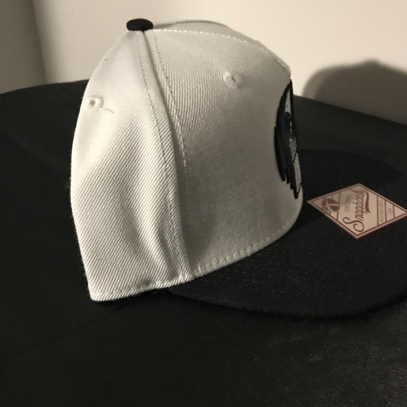 Fantastic Beast SnapBack - Picture 3 of 6